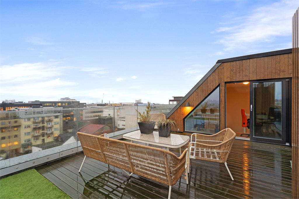 Dette er en fantstisk toppleilighet med utsikt over "hele" byen!