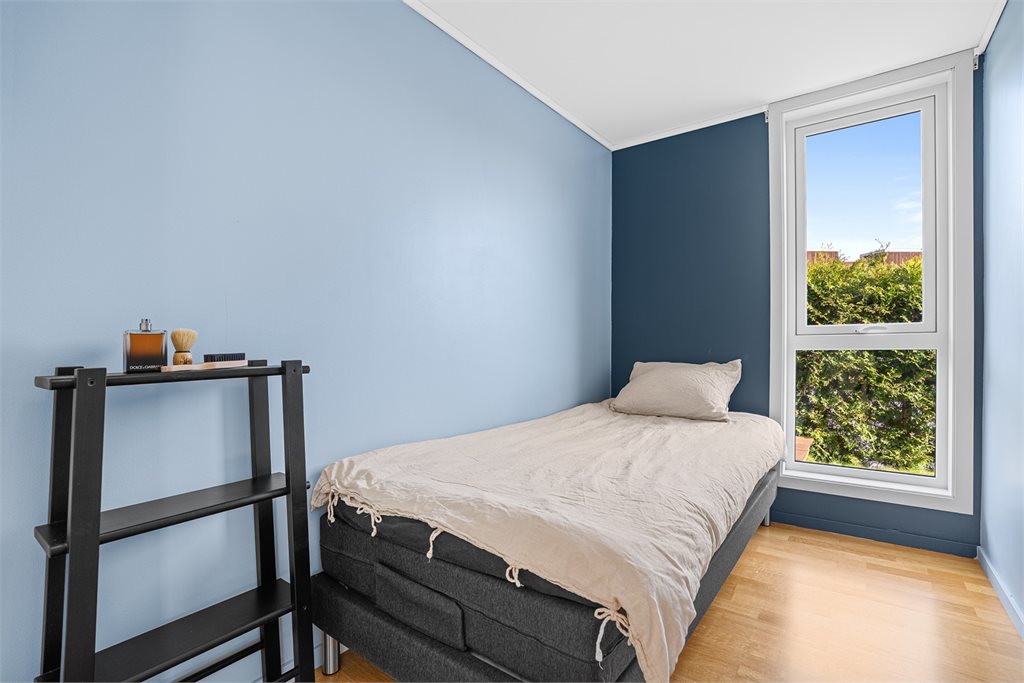 Soverom 2 er også av god størrelse.