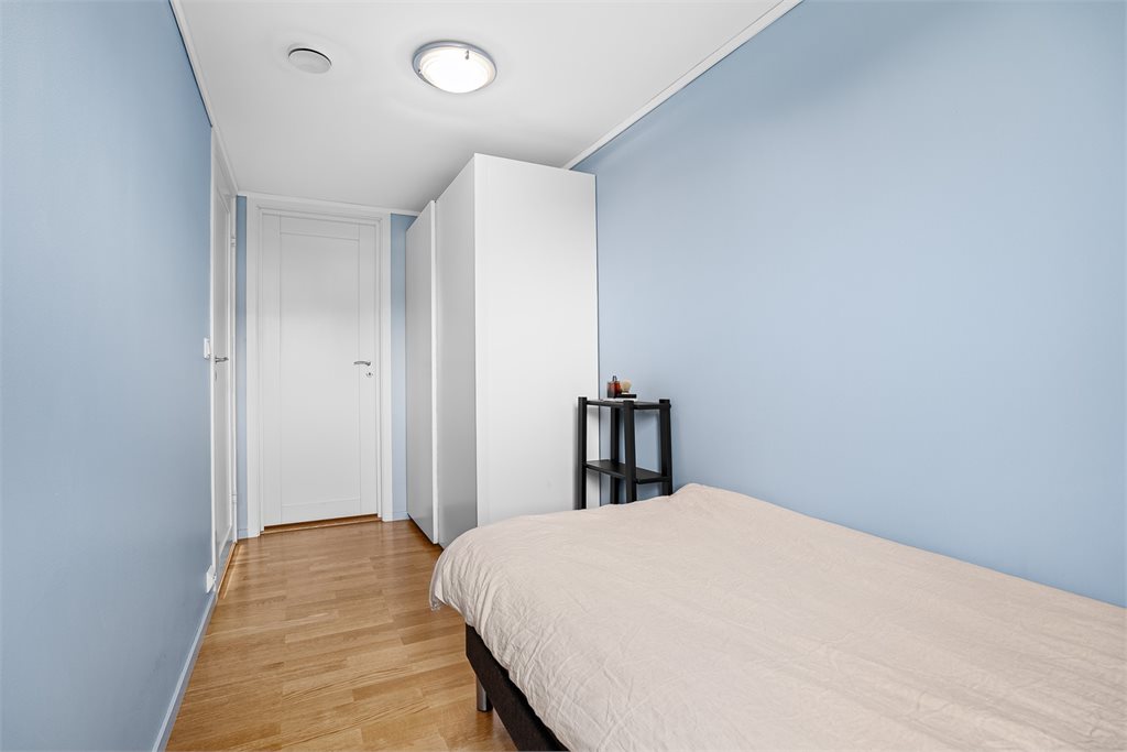 Fra dette rommet er det dør inn til teknisk rom