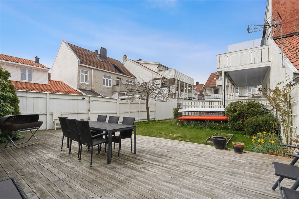 Her bor du med gangavstand til "Markens, Bystranda og Fiskebrygga"