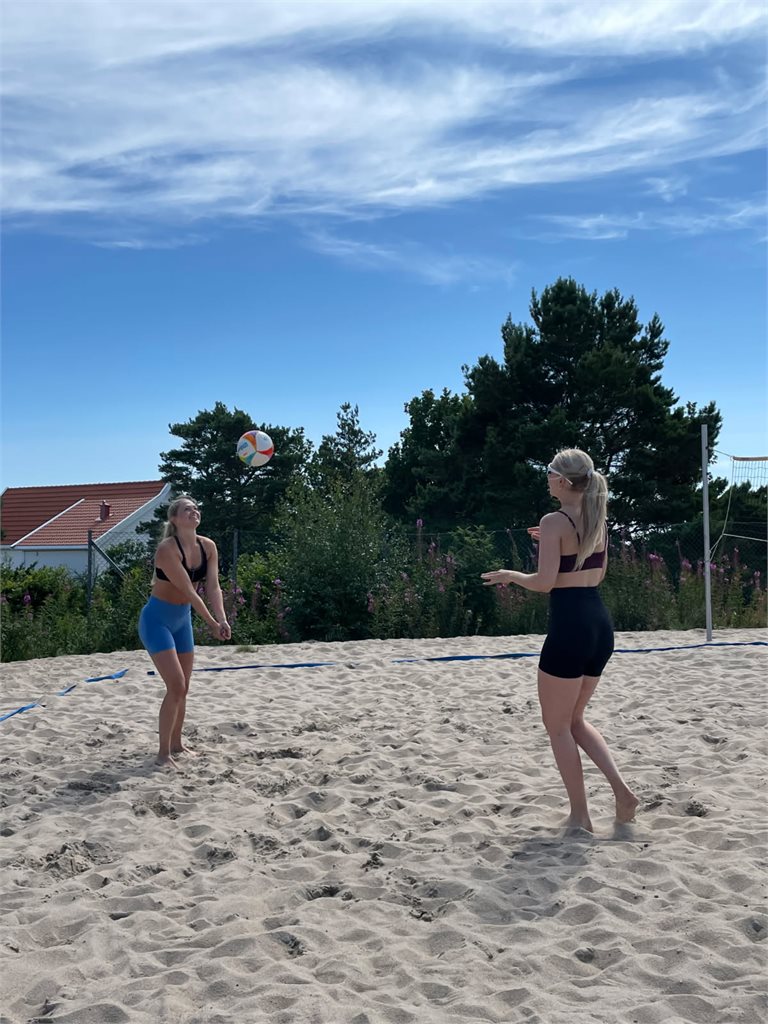 Blant godene som tilbys er et "vell"av aktiviteter på Sodefjed, så her sitter vi ikke bare i hagen og ser gresset gror