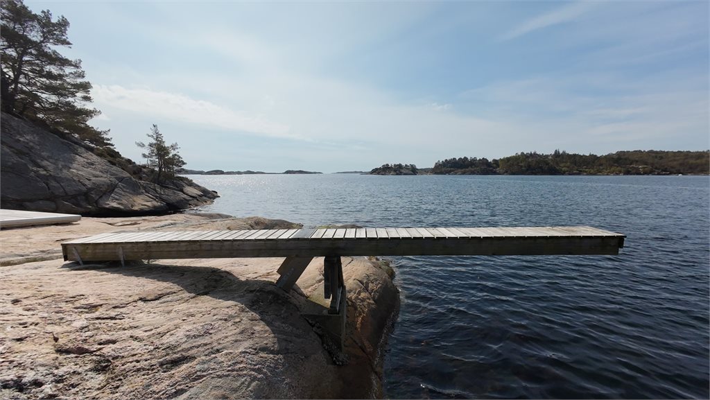 Stupebrett og sklie rett nedenfor hytta 