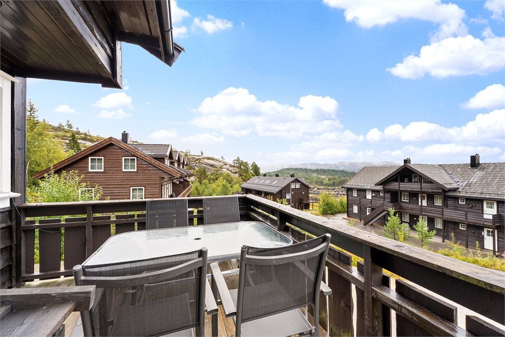 Veranda med utsikt mot alpintbakken 