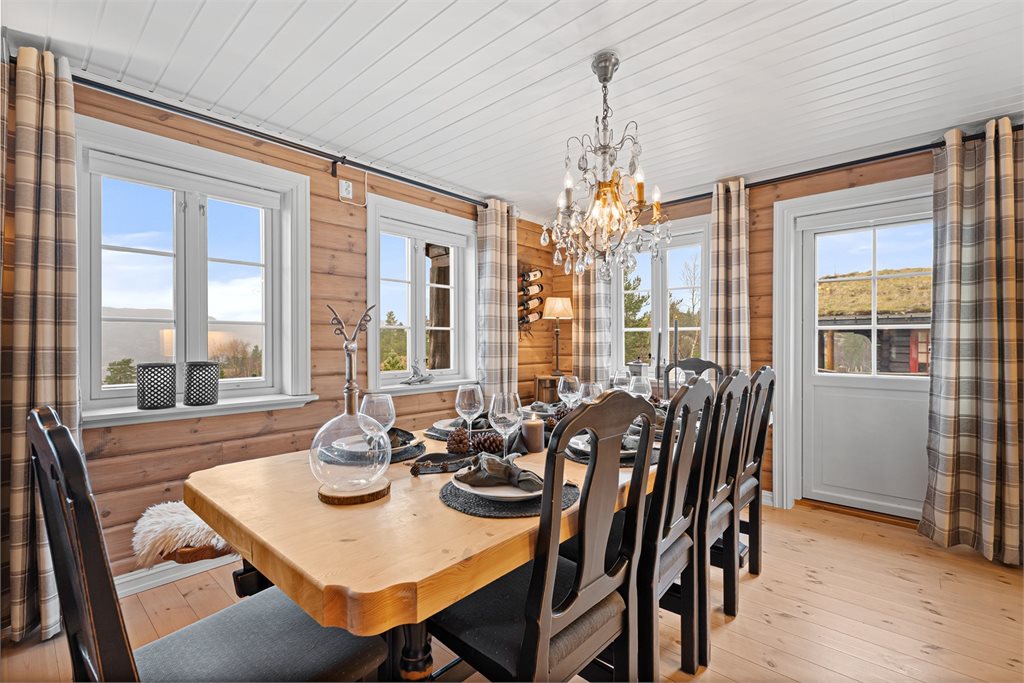 Utsikt fra spisebord.