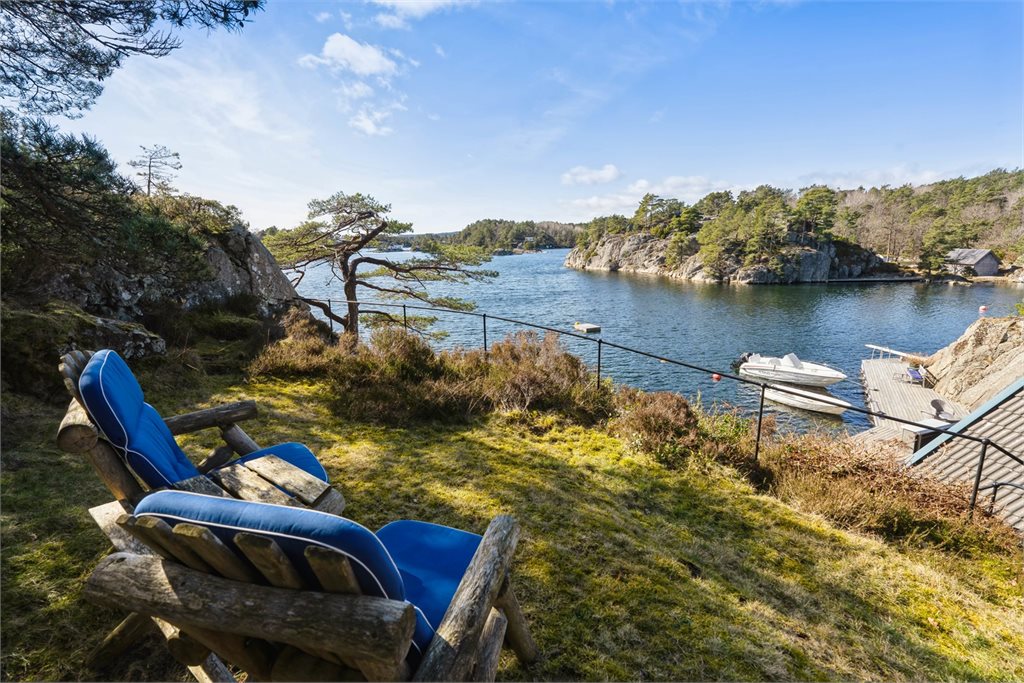 En av uteplassene ved hovedhytta 