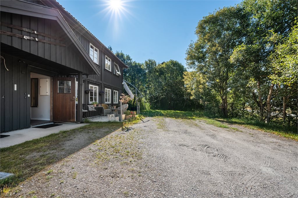 Privat terrasse med flott beliggenhet og gode solforhold
