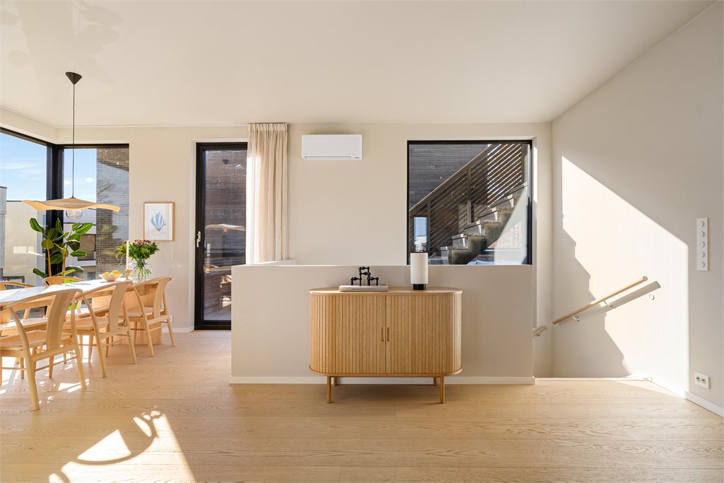 Vi beveger oss inn igjen