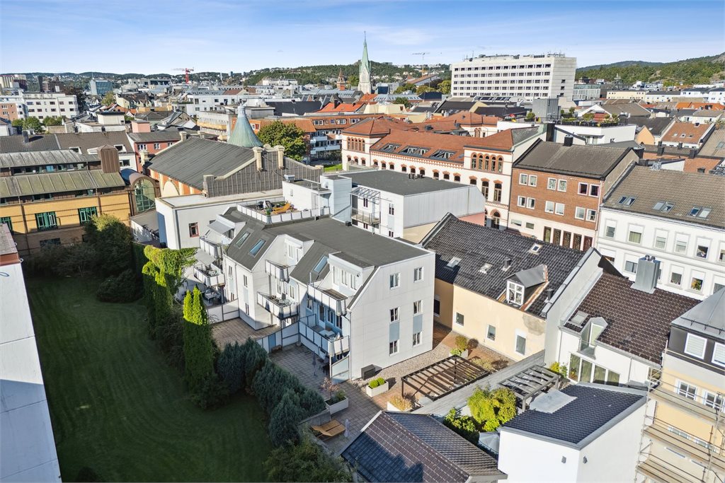 Flott plassering av bygget - tilbaketrukket, trygt og rolig.