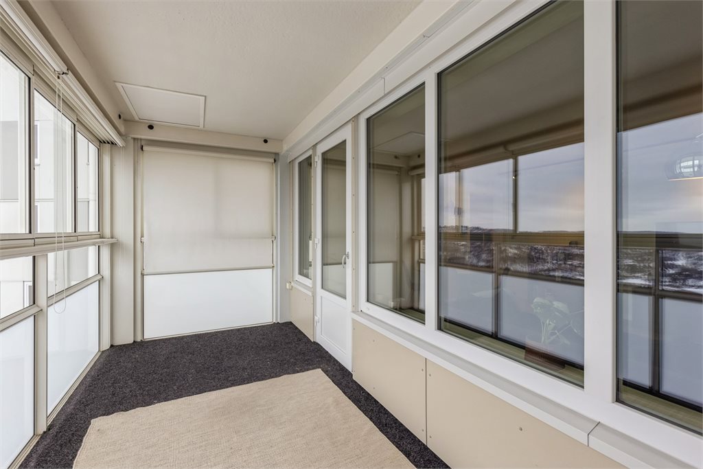 Her har du god plass til å møblere i flere seksjoner.