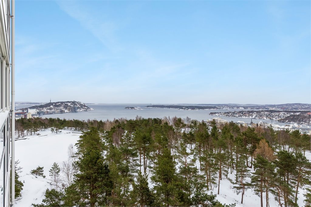 Her får du en unik mulighet til å bo i et hjem som kombinerer komfort, nærhet til naturen og enkel tilgang til alle nødvendige fasiliteter. 