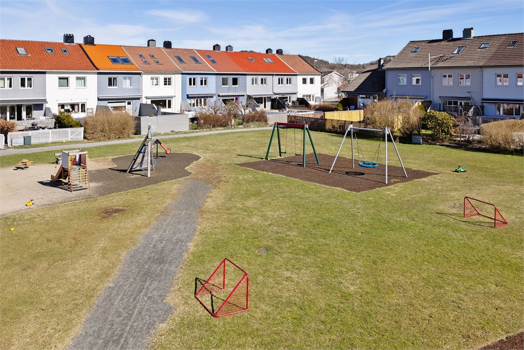 Tilgang til flotte grøntområder og lekeplass.
