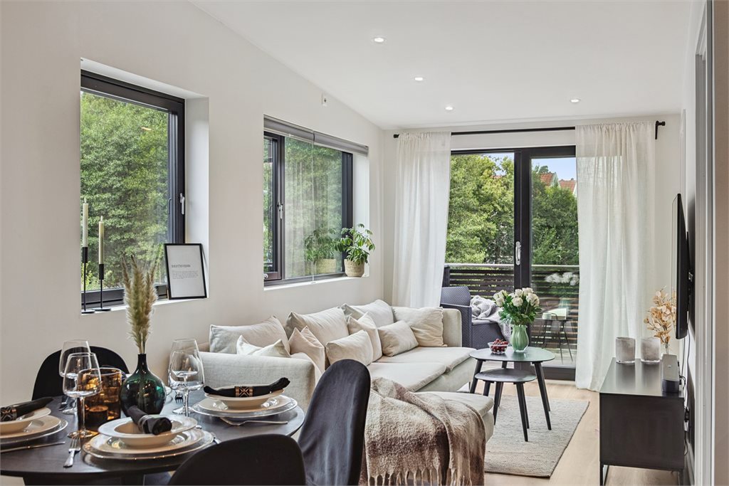 Det er god plass til å møblere stuen du selv ønsker.