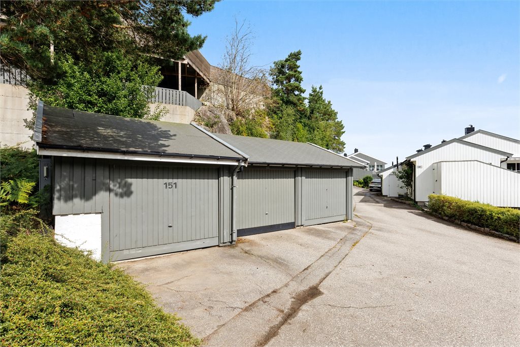 Garasje i rekke (nr. 151)