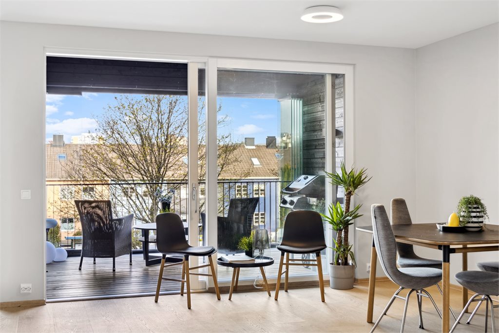 Utgang fra stuen til balkong.