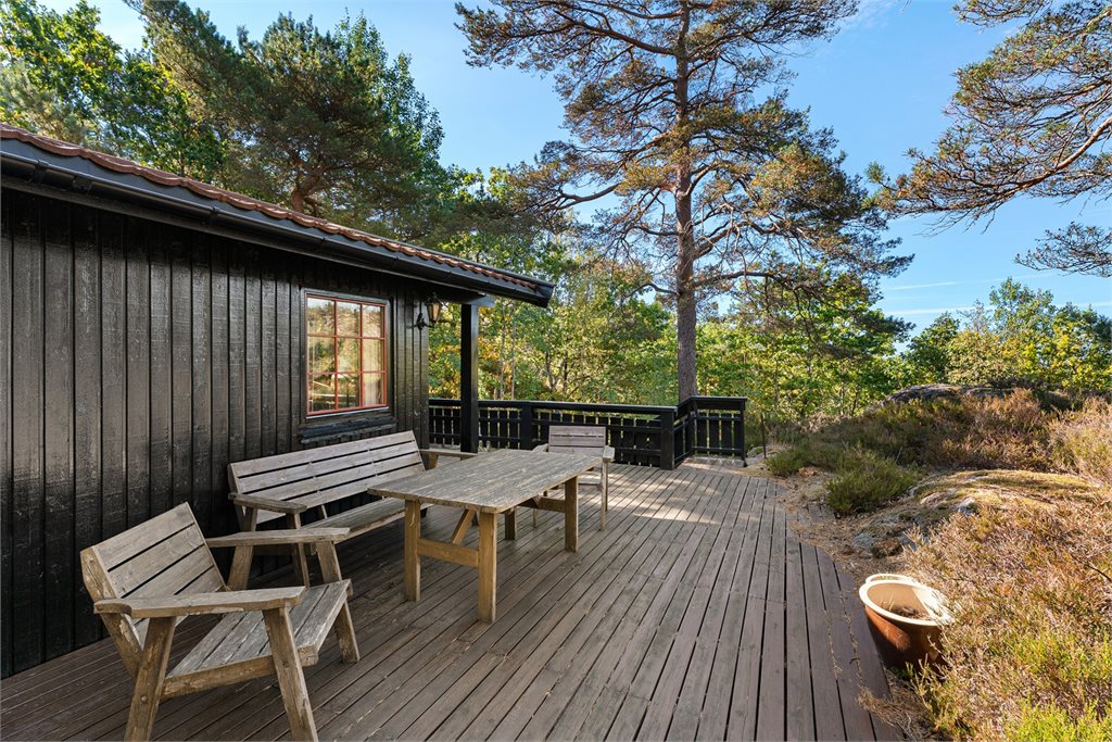 Stor tomt med potensialet.