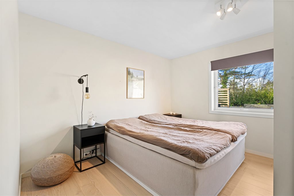 Soverom 2 i 2.etg. God plass til dobbeltseng