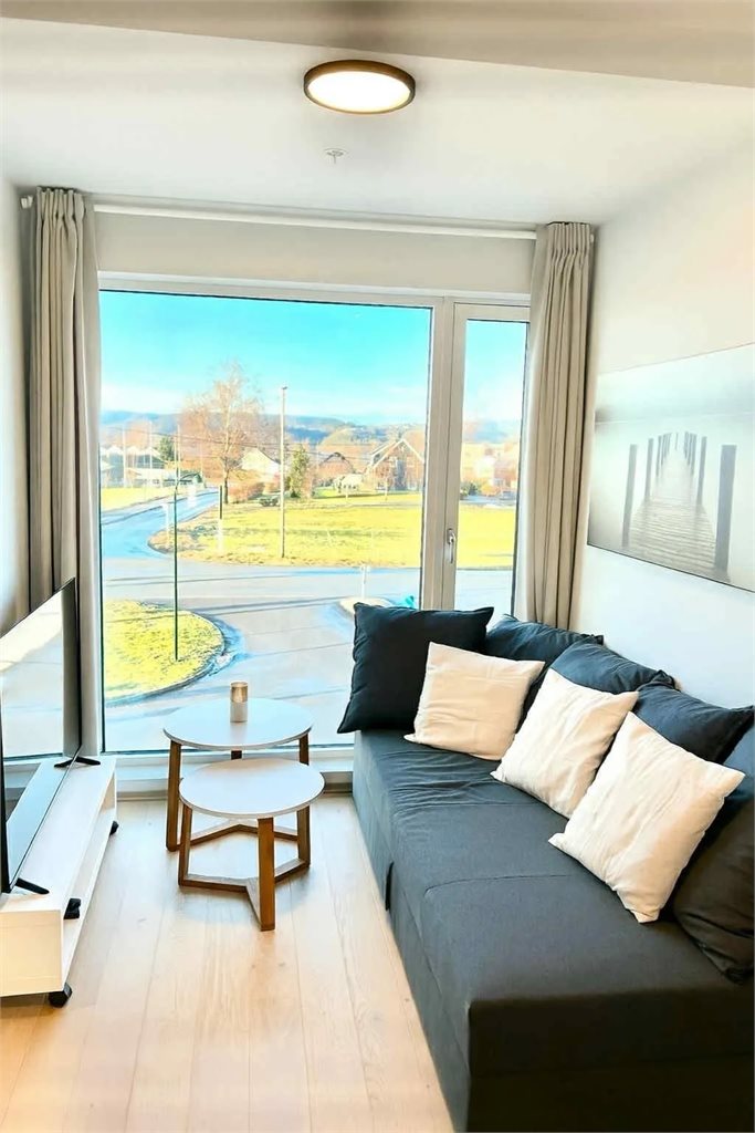 Del av stue med gode lysforhold 