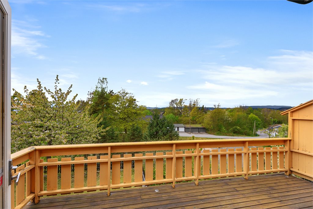 Veranda ut fra stue i hoveddel