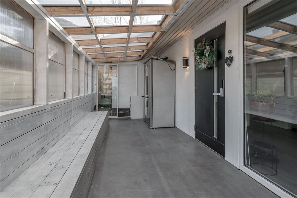  Overbygd inngangsparti