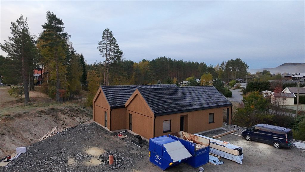 Her får du en lettstelt og praktisk bolig som passer perfekt for både barnefamilier og godt voksne som ønsker en enklere hverdag uten trapper.