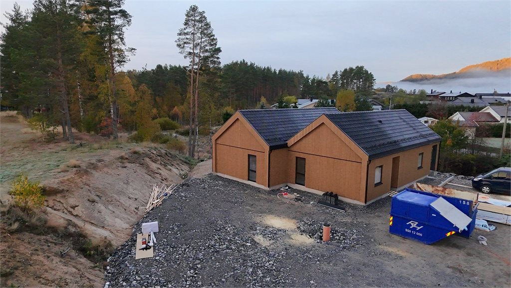 Vi har startet på det innvendig arbeidet og forventet overtagelse blir Q1 i 2027.