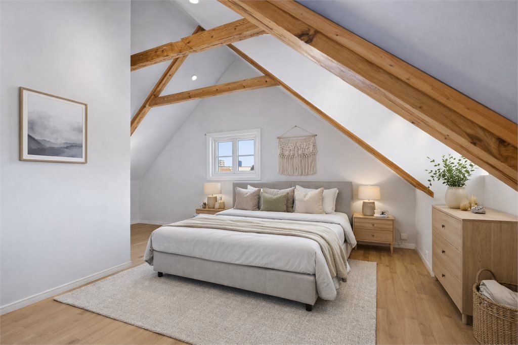 Digitalt inspirasjonsbilde soverom 3. etg
. Ikke nøyaktig målsatt og avvik i rommets utforming kan forekomme.