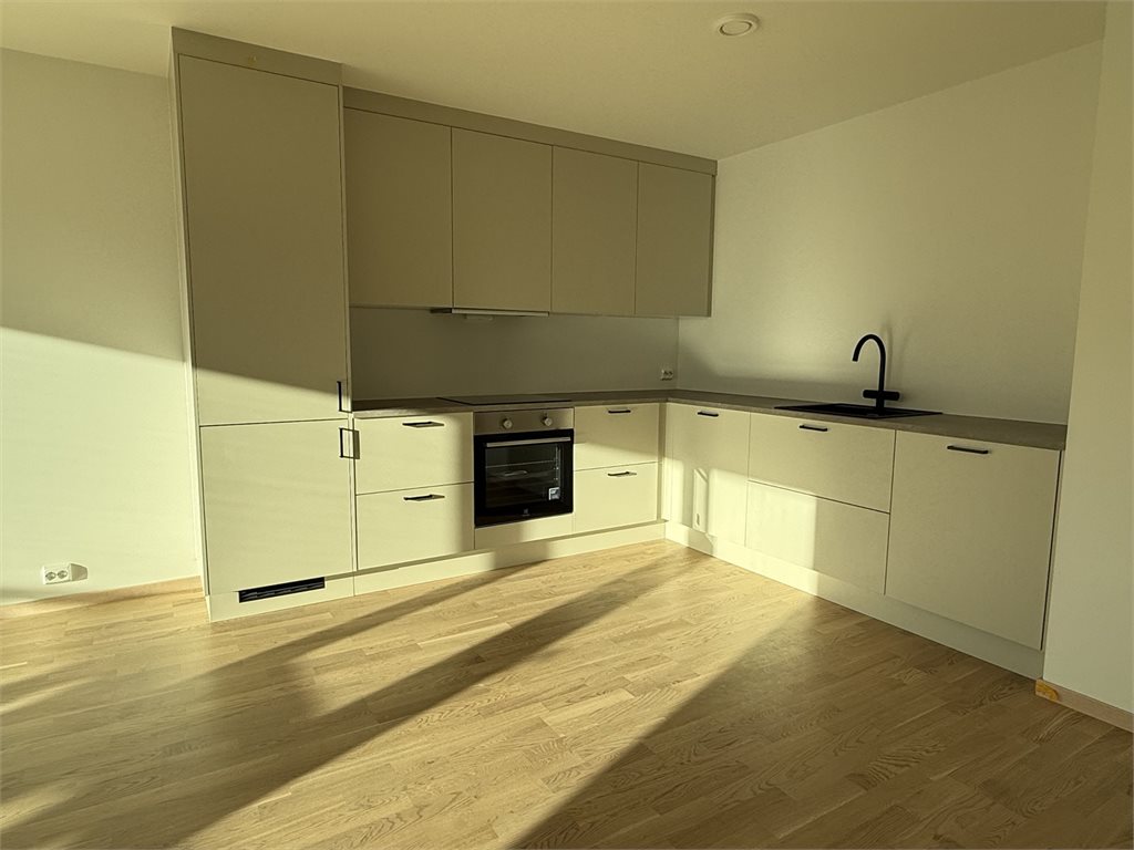 Komplett kjøkken med hvitevarer 