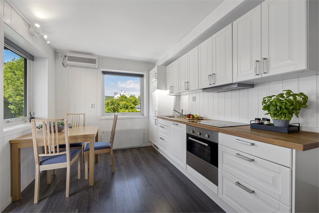 2.etg liten del over garasjen i tilbygg fra 2013