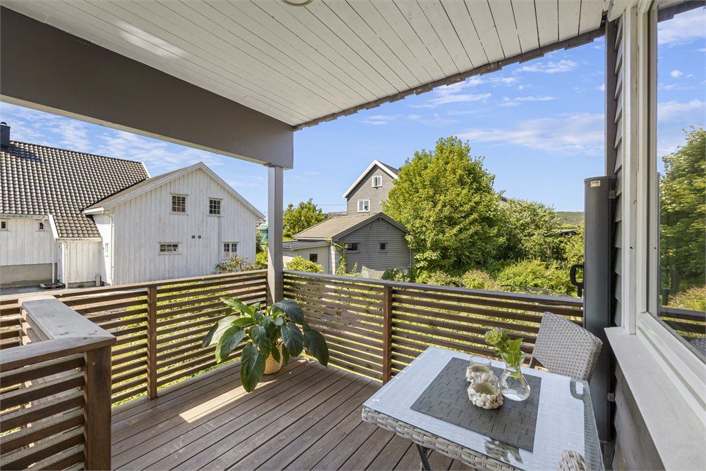 2.etg liten del over garasjen i tilbygg fra 2013