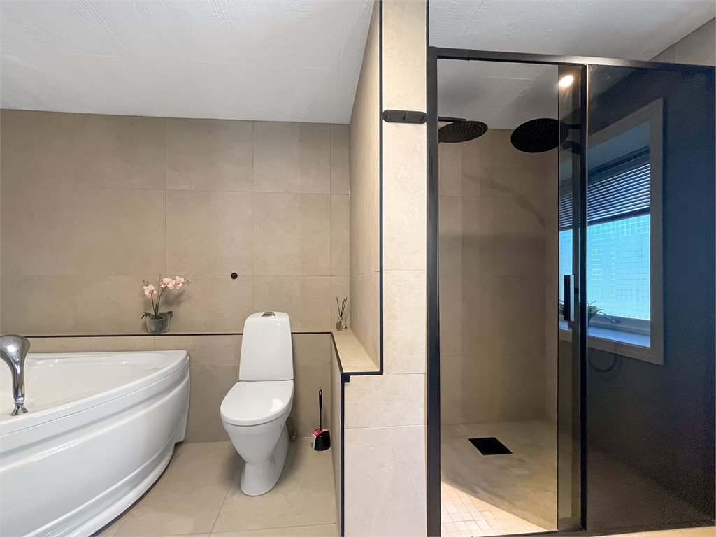 Bilder fra nybygd bad 2025 - Hovedboligen 