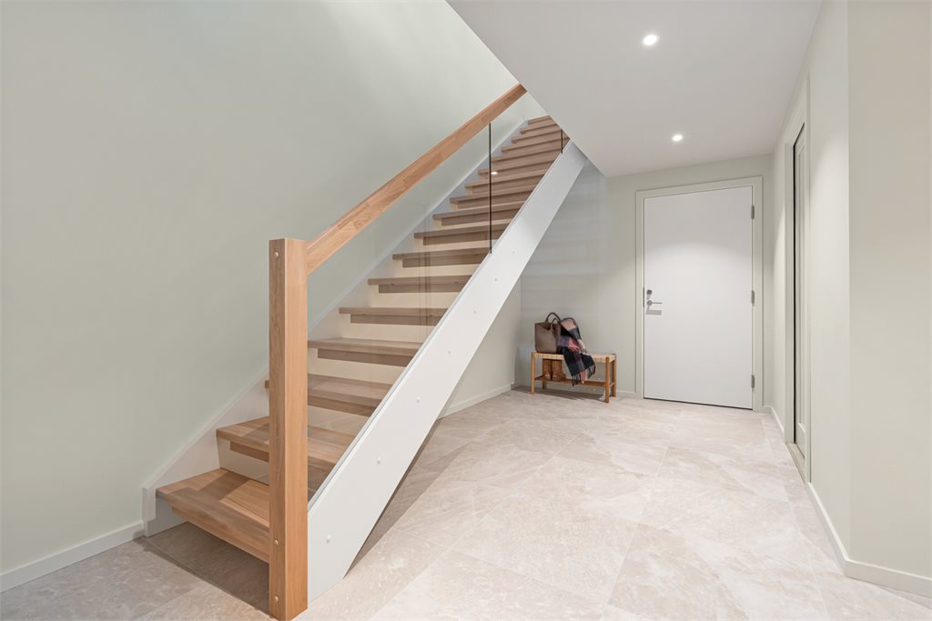 Adkomst fra garasjen 
