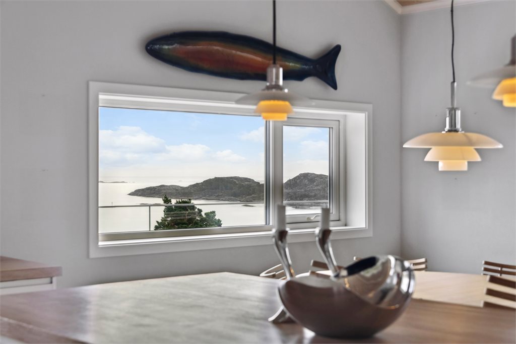 Utsikt mot sør/øst fra kjøkken