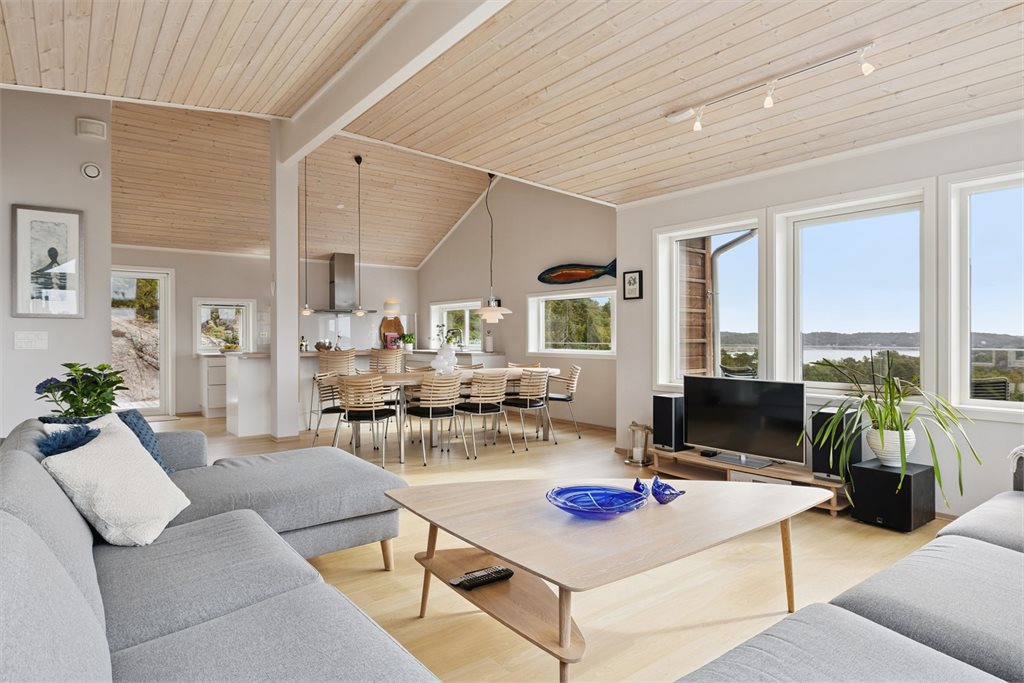 Del av hovedstue, nyere vannbåren gulvvarme 