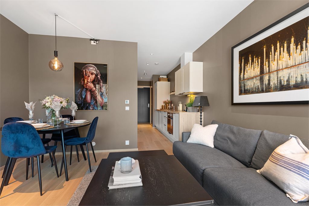 Leiligheten holder en moderne og gjennomført standard