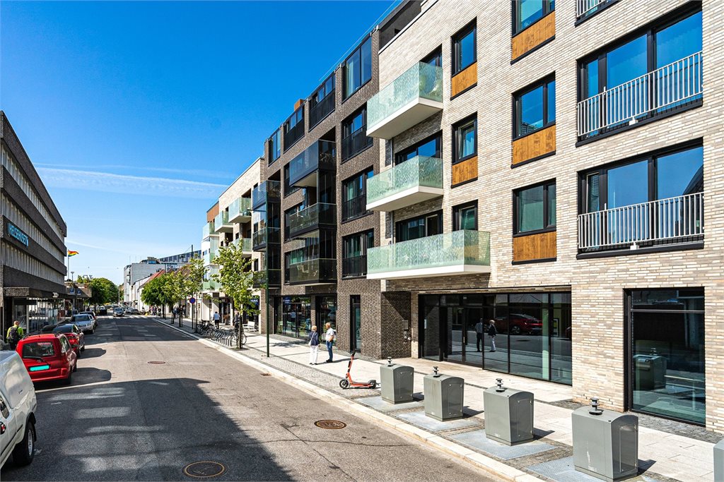 Beliggenheten er perfekt tilpasset deg som ønsker en urban, sosial og lettstelt hverdag.