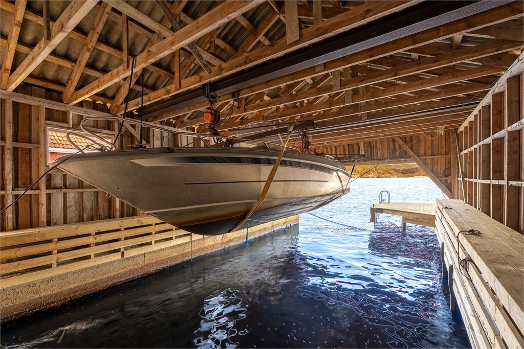 Vinterlagring av båt i båthuset 