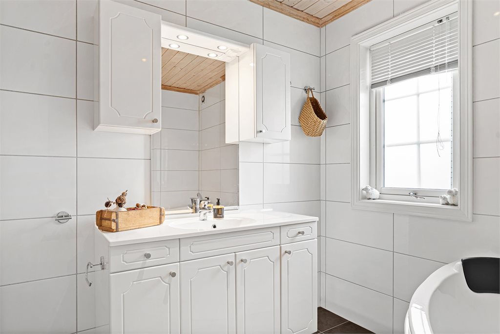 Baderom i hovedetasjen 