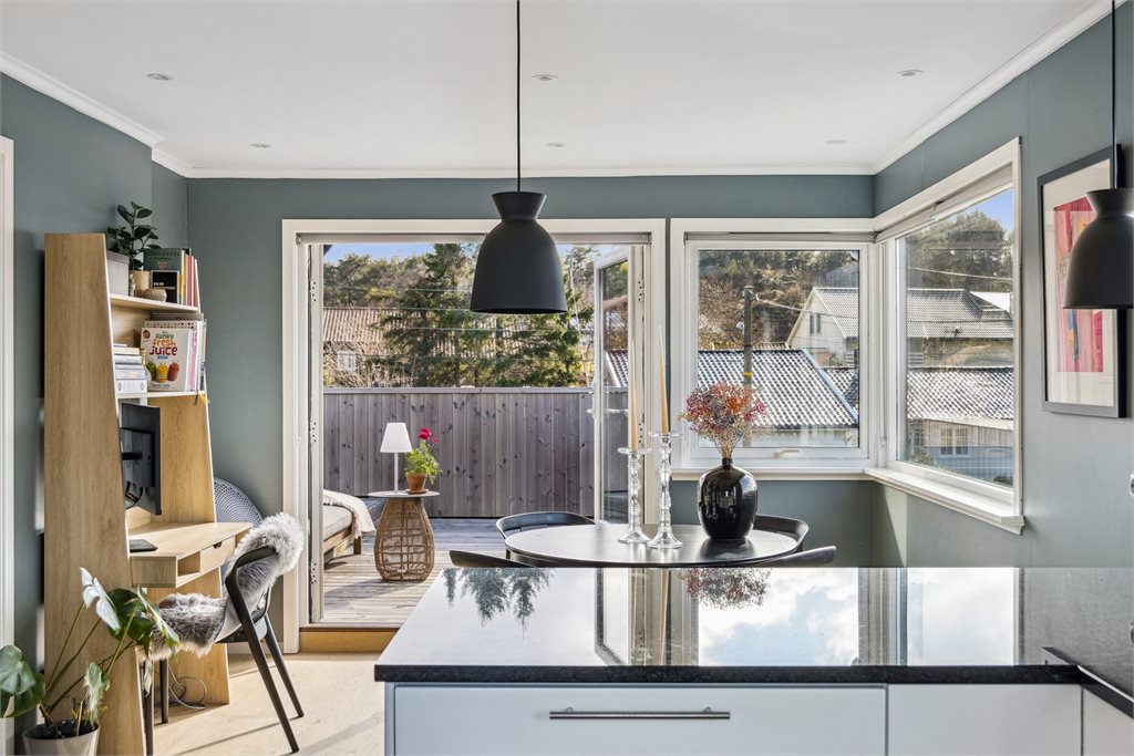 Kjøkken - med utgang til terrassen