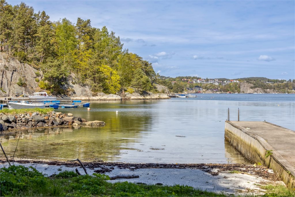 Badeplass hvor båtplassen er.