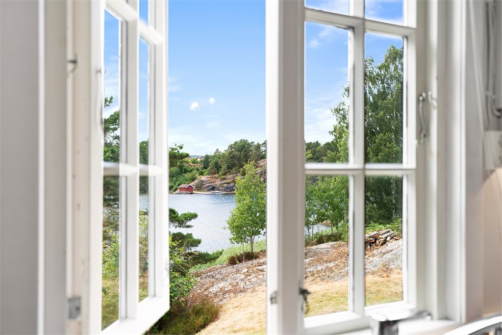 Hyggelig utsyn mot sjøen.