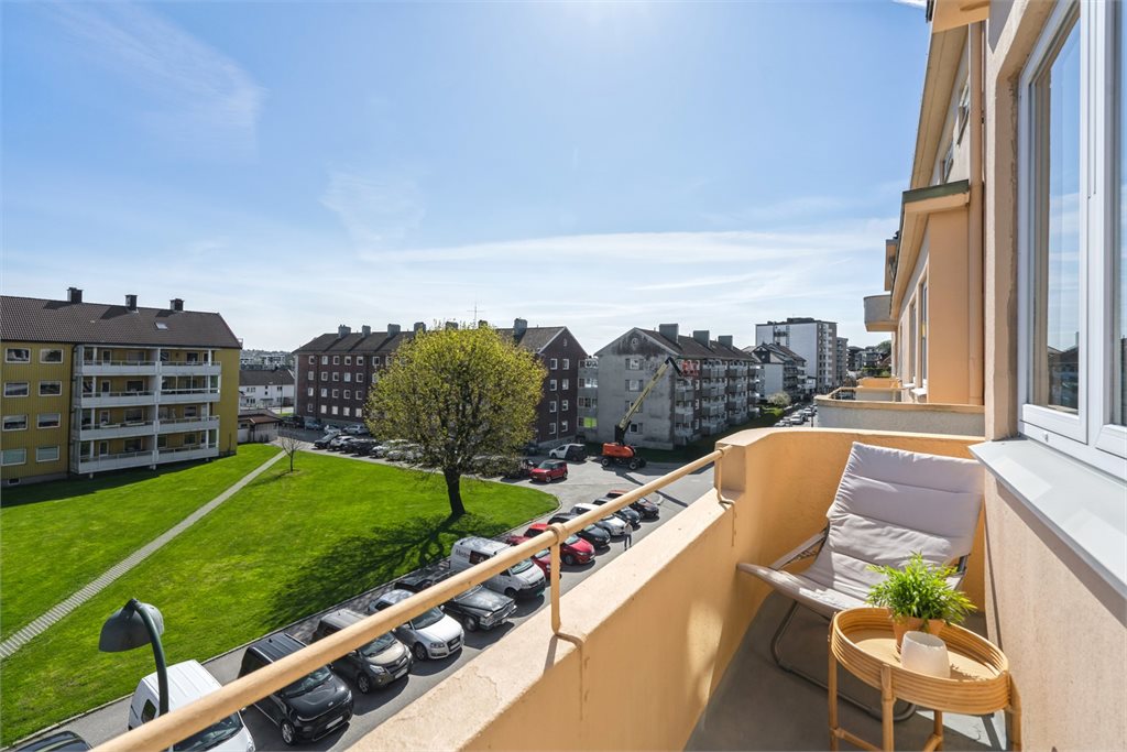 Flotte fellearealer, nærhet til skoler, barnehage, turområder, dagligvare en kort spasertur
 unna!