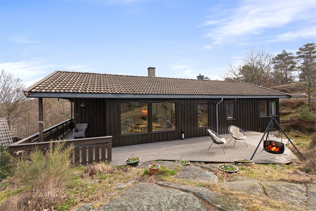 Stor terrasse. Perfekt for lange kvelder.
